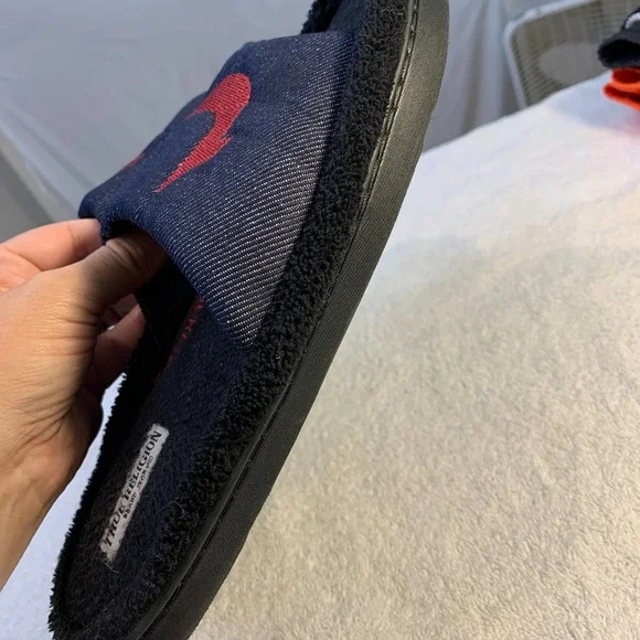 Mens True Religion slippers slides size 7-8 - Picture 7 of 11